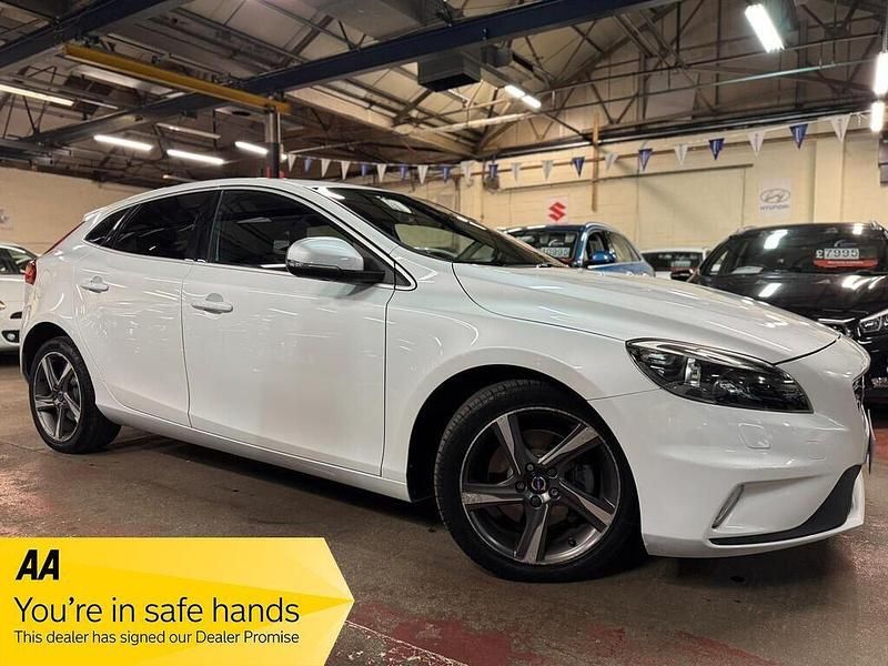 Used Volvo V40 R-Design 2015 White Hatchback
