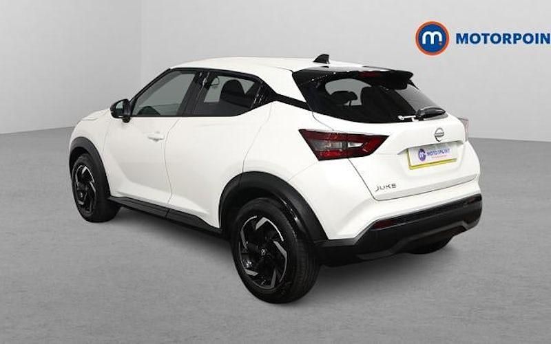 Used Nissan Juke N-Connecta 114 HP (83 kW) 2023 White SUV