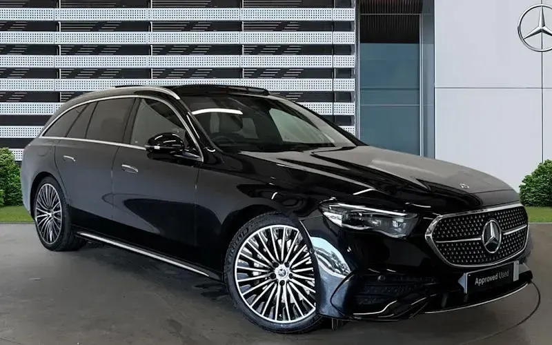 Used Mercedes E300 AMG Line Premium Plus 313 HP (230 kW) 2025 Estate
