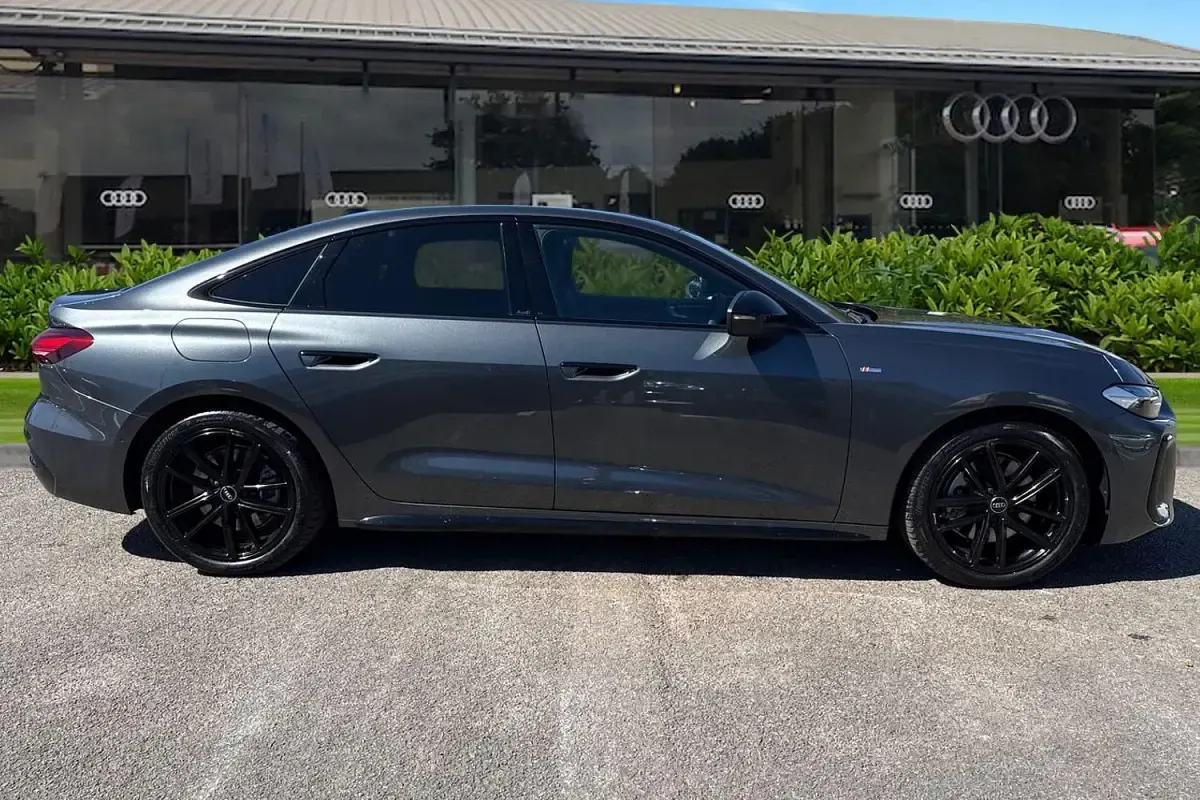 Ny Audi A5 Black Edition 2026 Grå Sedan