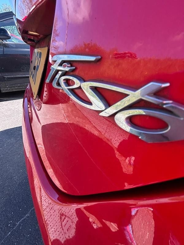 Used Ford Fiesta Style 82 HP (60 kW) 2015 Red Hatchback