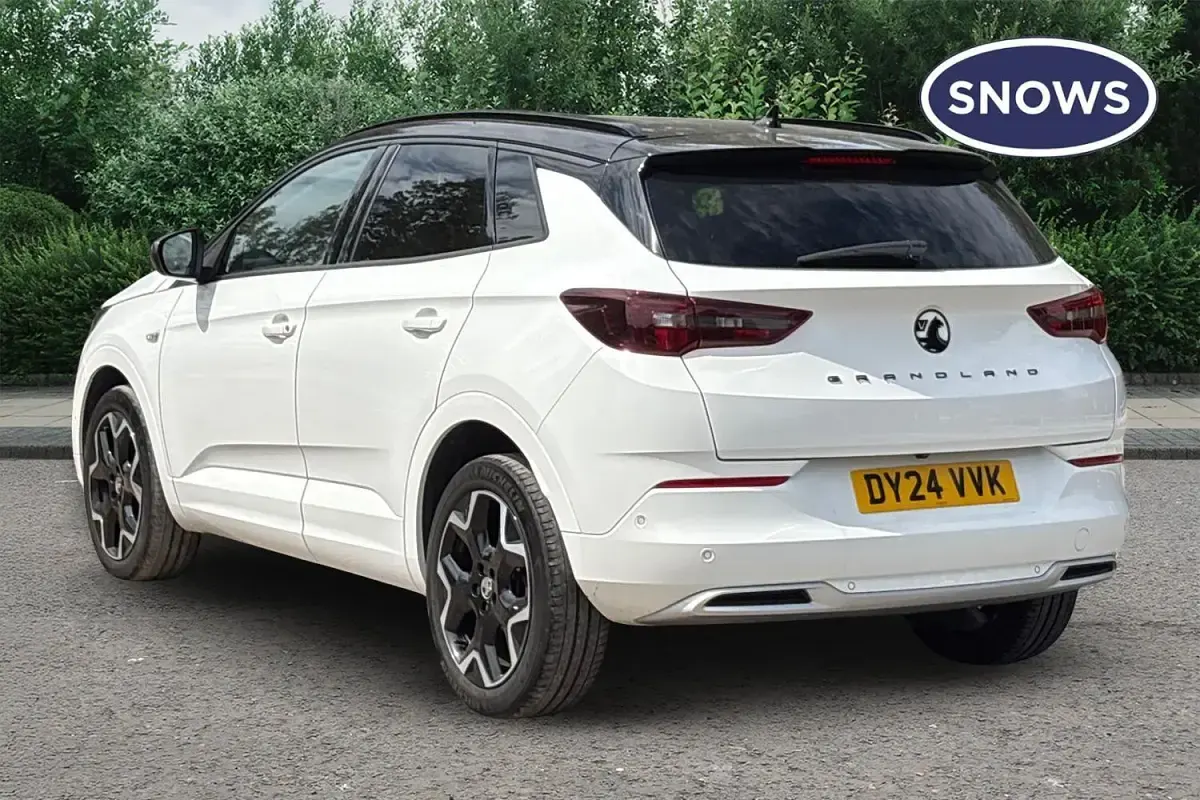 Used Vauxhall Grandland X Ultimate 130 HP (95 kW) 2024 Arctic white SUV
