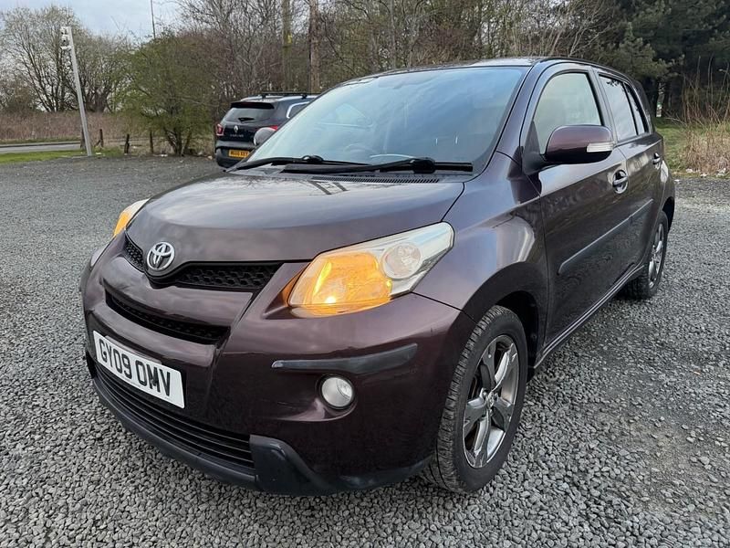 Used Toyota Urban Cruiser 2009 Purple Hatchback
