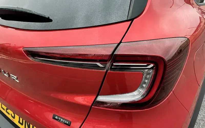 Used Renault Captur Evolution 143 HP (105 kW) 2023 Red SUV