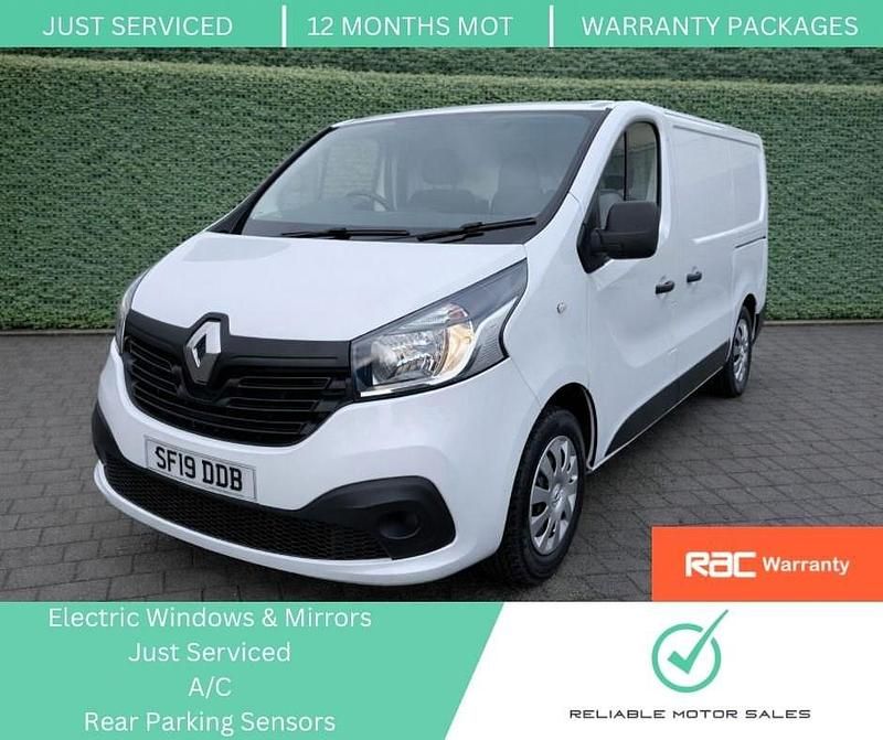 White Used 2019 Renault Trafic Business MPV | £7,995 (Super price) - Image 1/4