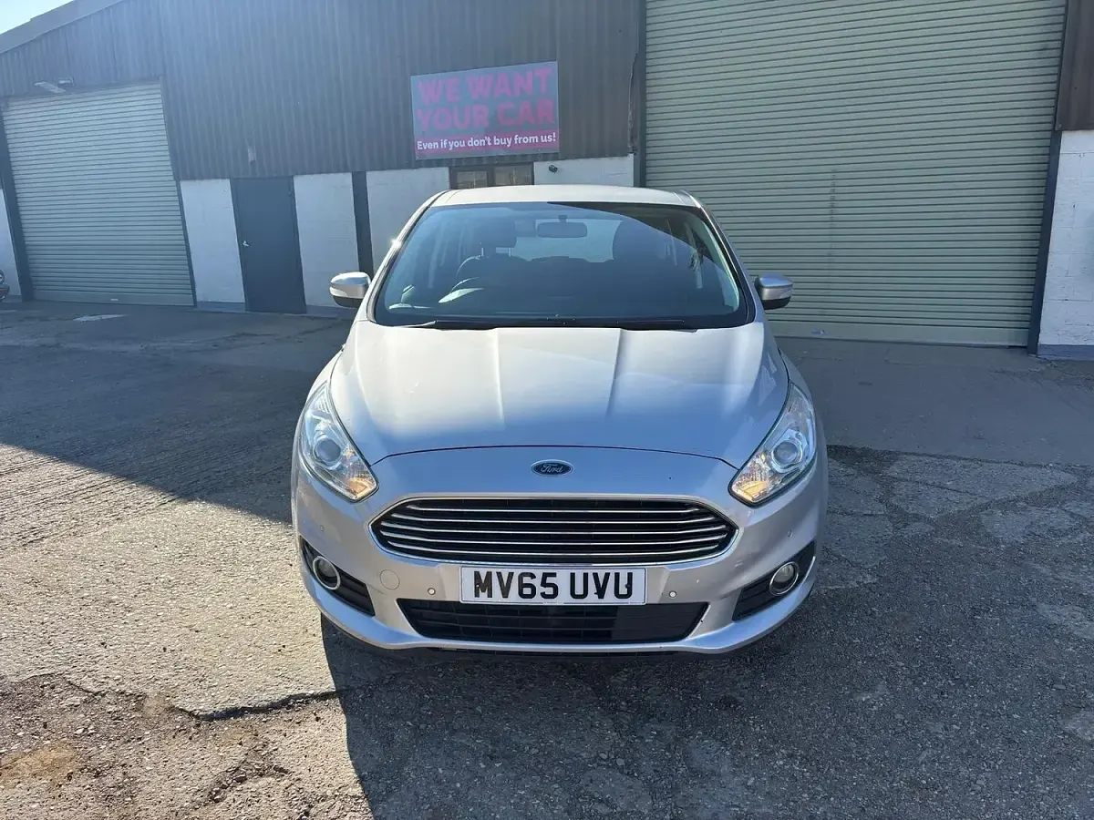 Used Ford S-MAX Zetec 2015 Silver MPV