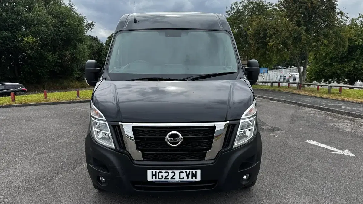 Used Nissan Interstar Tekna 150 HP (110 kW) 2022 Black Van