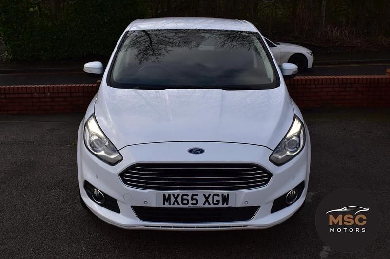 Used Ford S-MAX Titanium 2015 White MPV