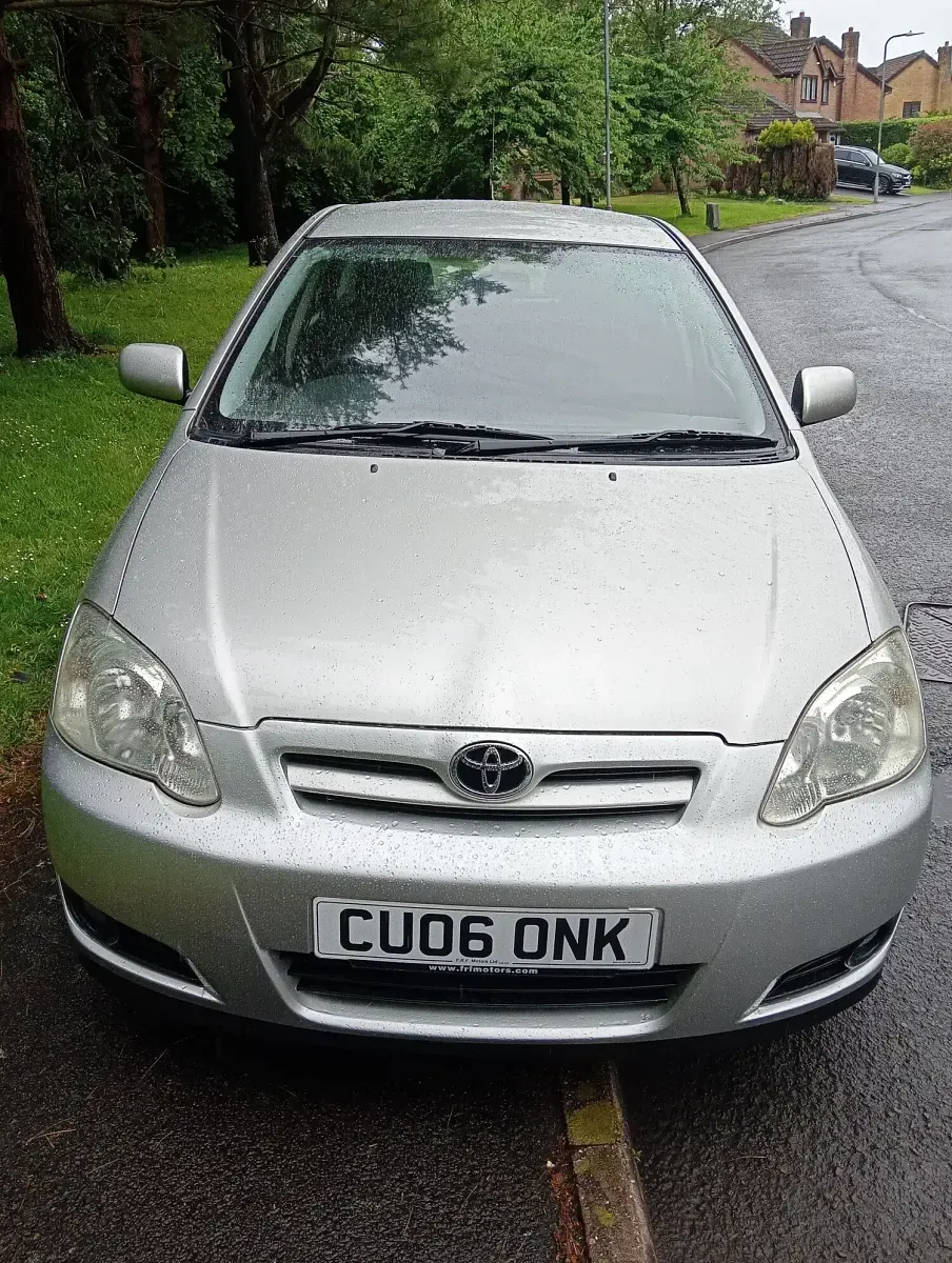 Used Toyota Corolla 110 HP (80 kW) 2006 Silver Hatchback