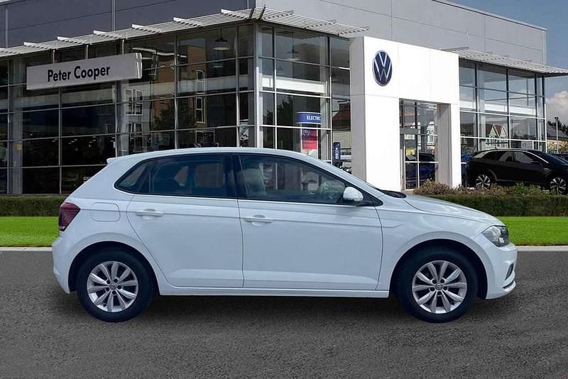 Used VW Polo SE 95 HP (69 kW) 2018 White Hatchback