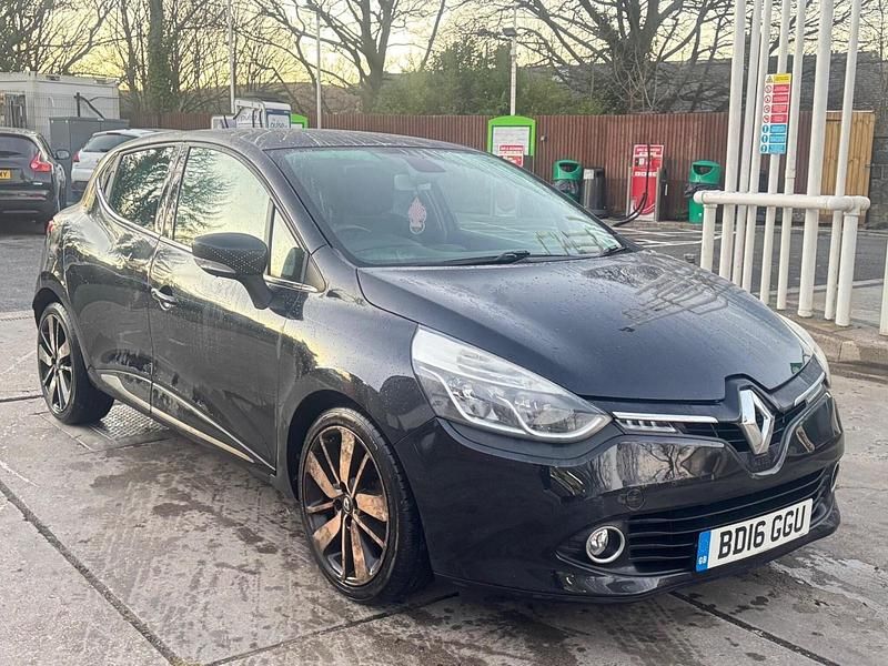 Used Renault Clio IV Iconic 90 HP (66 kW) 2016 Black Hatchback
