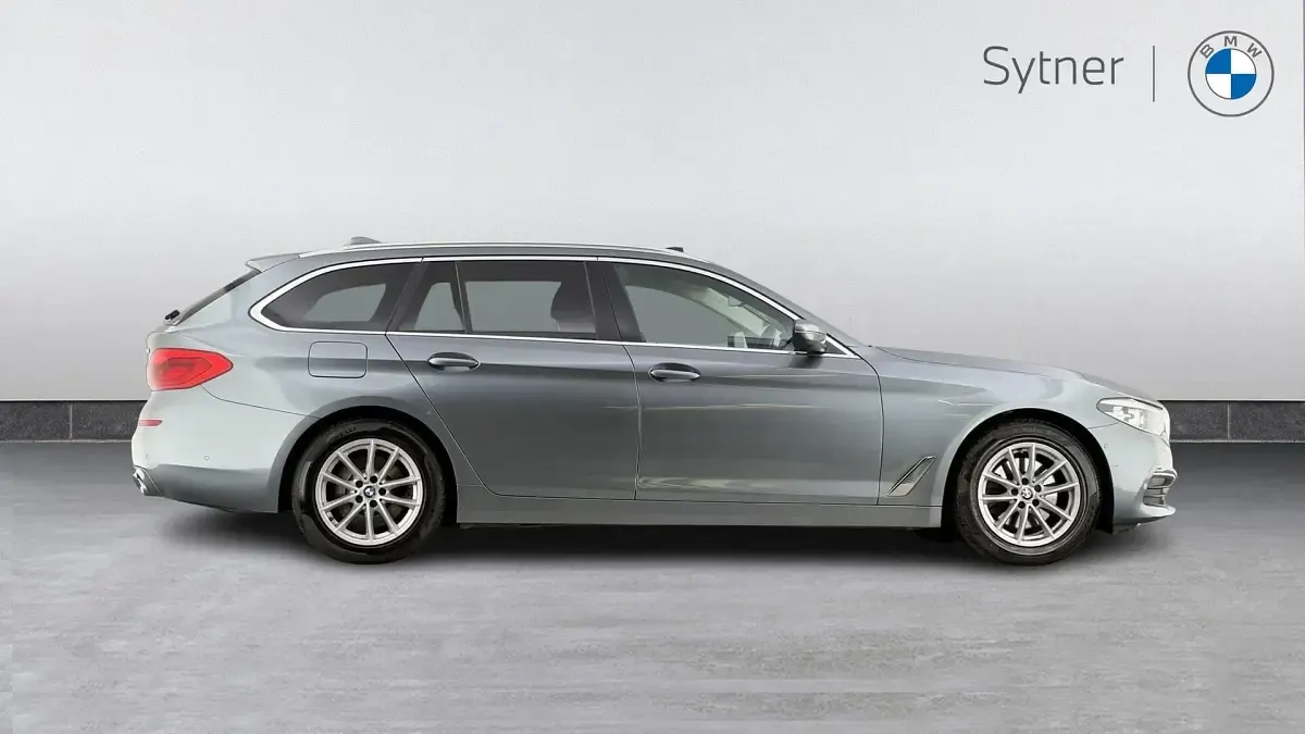 Used BMW 520 Comfort Edition 187 HP (137 kW) 2018 Blue Estate