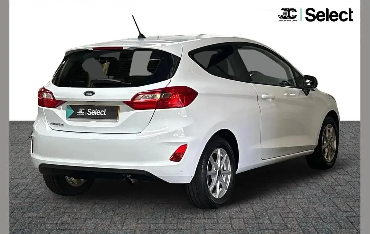Usado Ford Fiesta Zetec 84 HP (61 kW) 2018 Branco Citadino