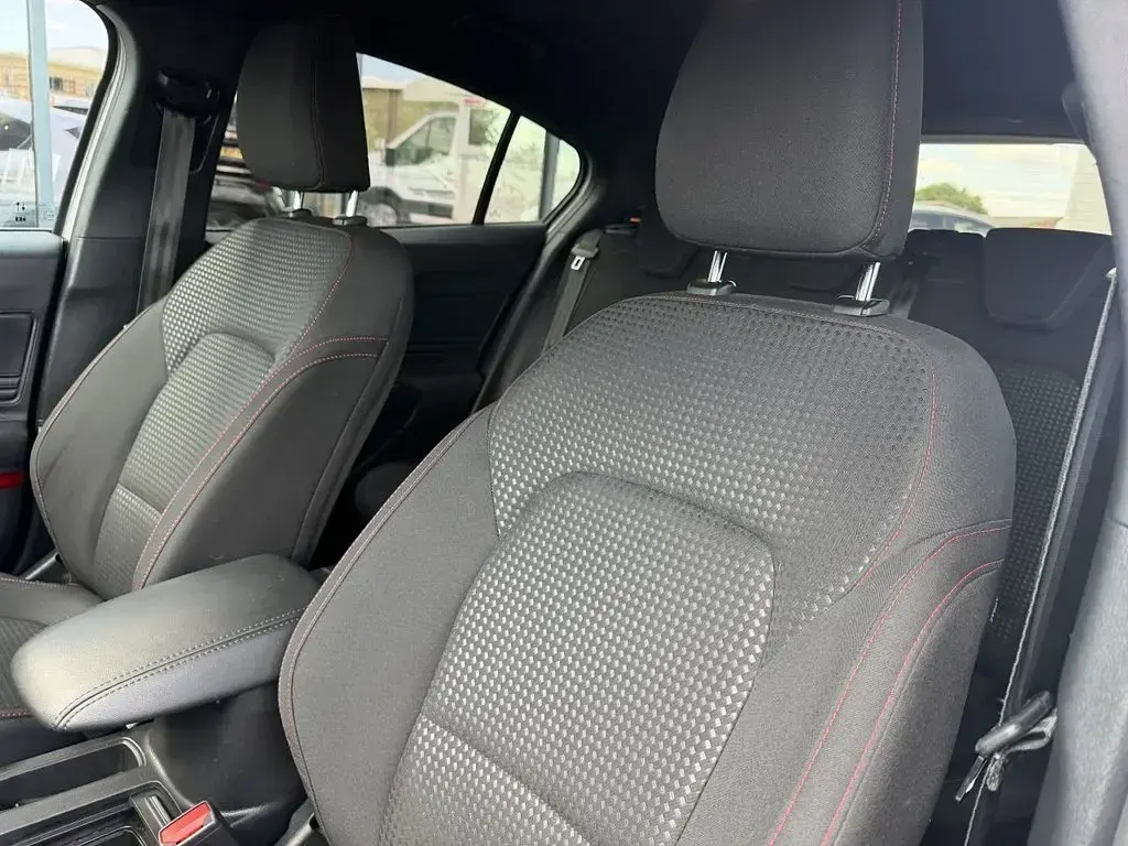 Used Ford Focus ST-Line 125 HP (91 kW) 2023 Silver Hatchback