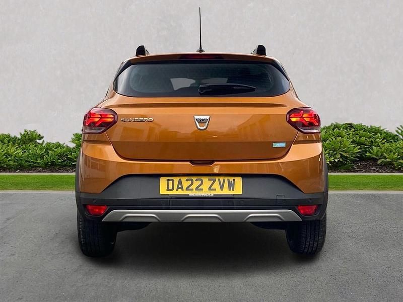 Used Dacia Sandero Comfort 100 HP (73 kW) 2022 Orange Hatchback