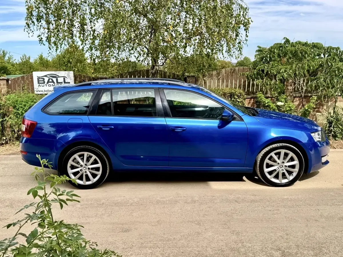Used Skoda Octavia Elegance 2015 Blue Estate