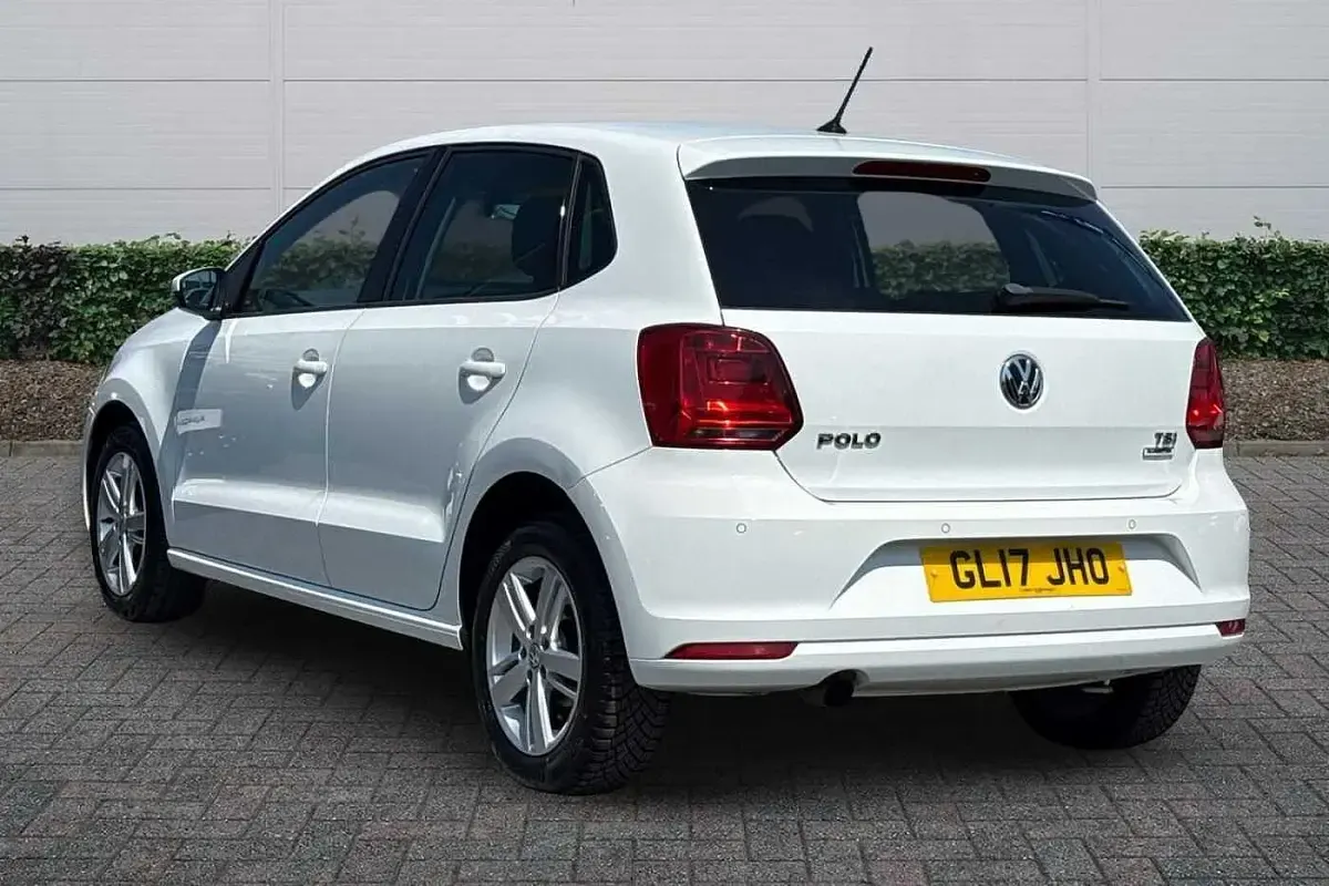 Used VW Polo Edition 90 HP (66 kW) 2017 Pure white Hatchback