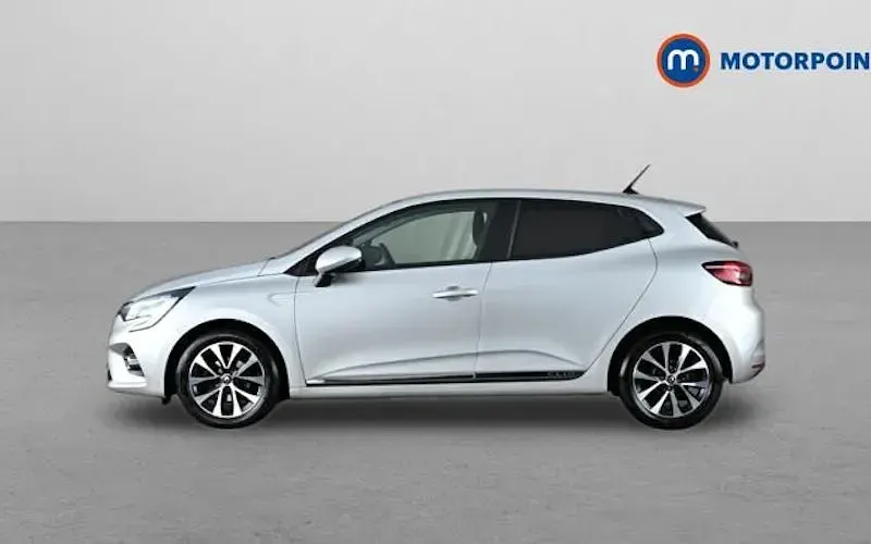 Used Renault Clio Iconic 101 HP (74 kW) 2020 Silver Hatchback