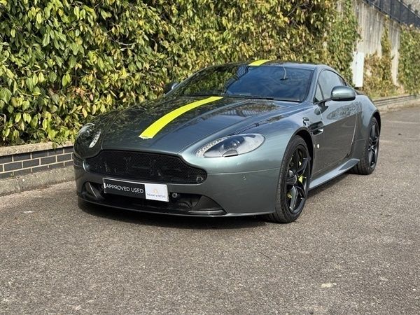 Stirling green Used 2018 Aston Martin V8 Vantage Coupe | £59,995 - Image 1/1