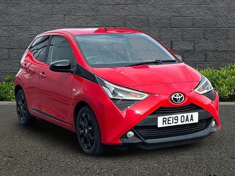 Red Used 2019 Toyota Aygo Trend Hatchback | £10,995 (Fair price) - Image 1/4