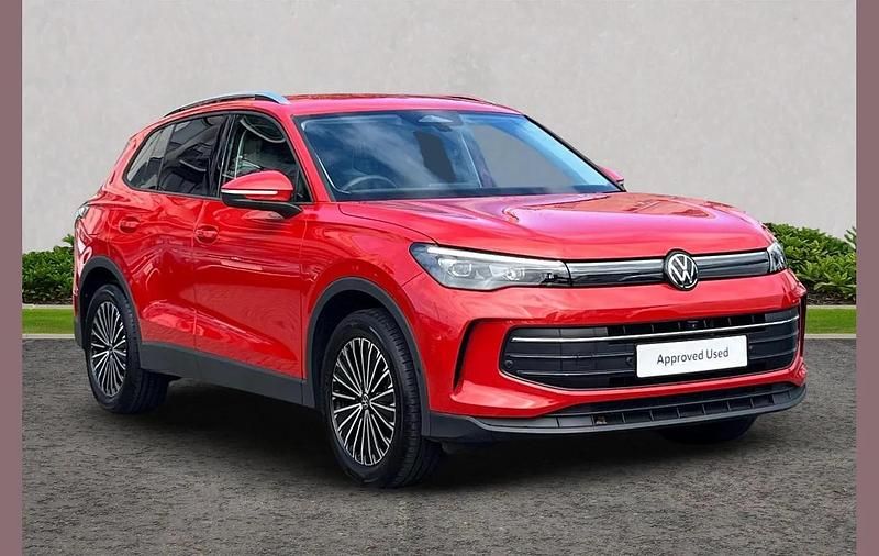 Red Used 2024 VW Tiguan Match SUV | £30,690 (Expensive) - Image 1/4