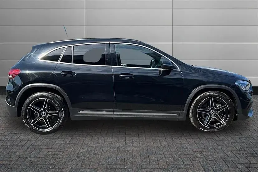 Używany Mercedes GLA220 Executive 190 KM (139 kW) 2023 Czarny SUV