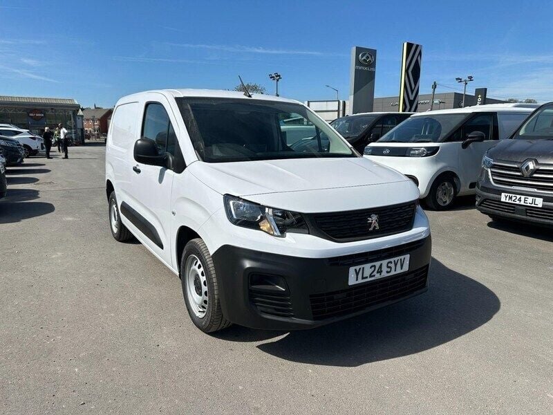 White New 2024 Peugeot Partner Premium MPV | £15,490 (Good price) - Image 1/4