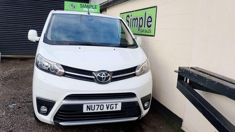 Used Toyota Proace Design 120 HP (88 kW) 2021 White MPV