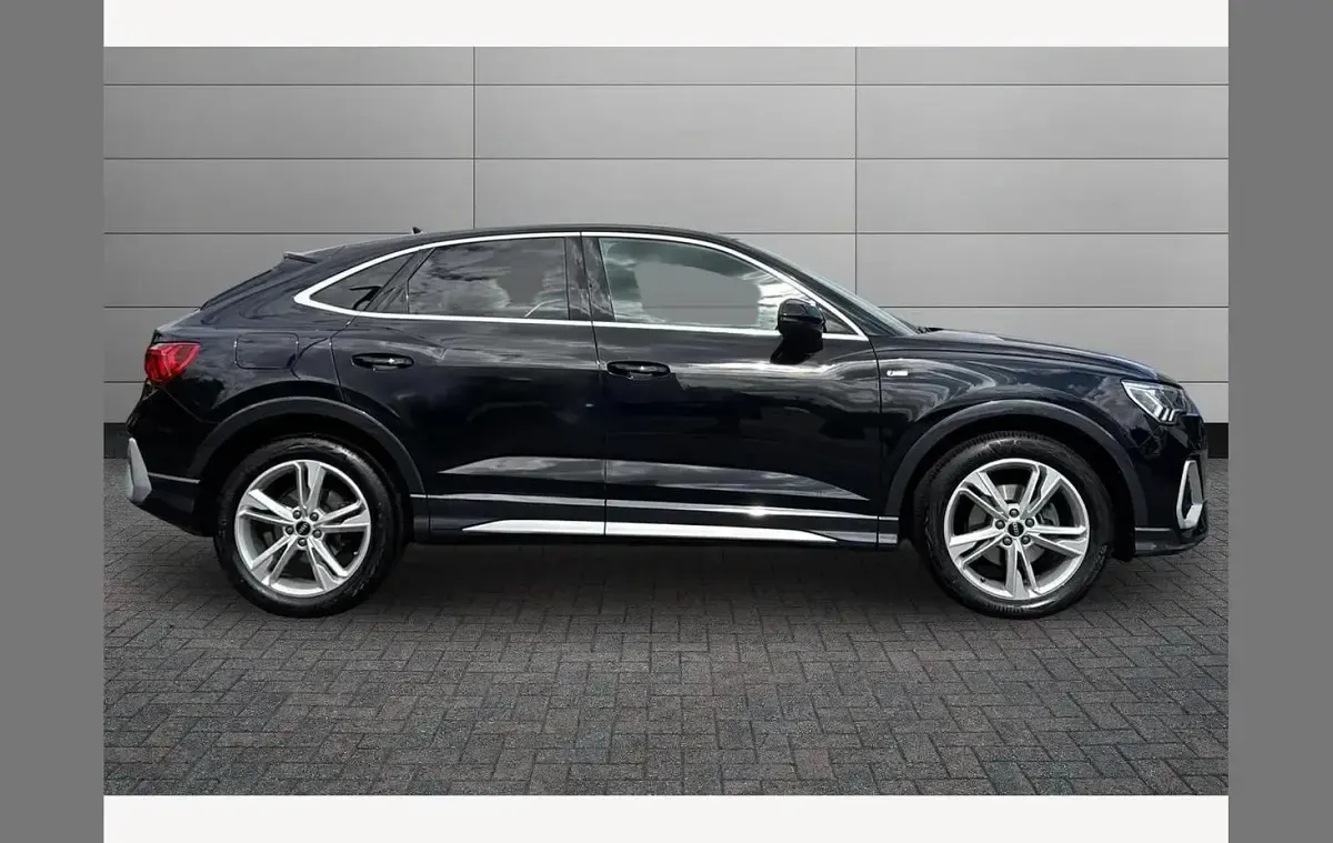 Used Audi Q3 S-Line 150 HP (110 kW) 2022 Black SUV