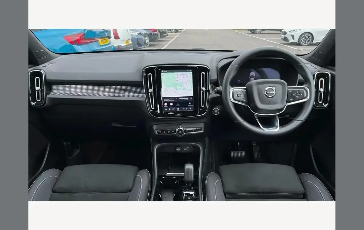 Used Volvo XC40 Plus 161 HP (118 kW) 2024 Black SUV