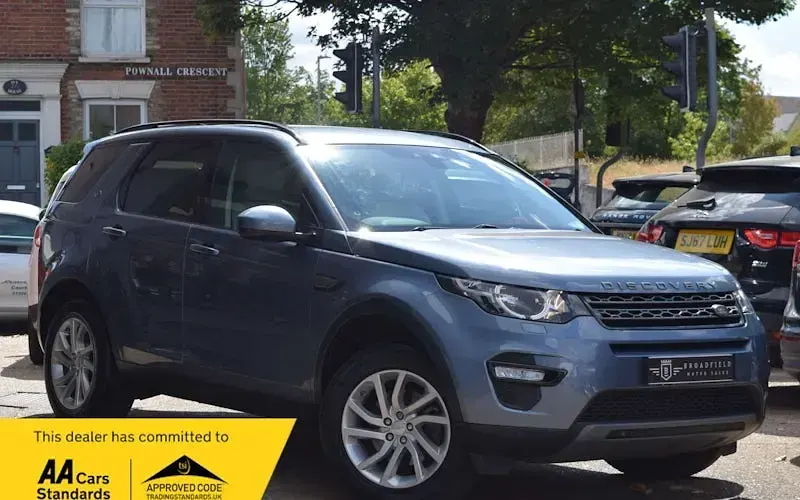 Used Land Rover Discovery 5 SE 179 HP (131 kW) 2019 SUV
