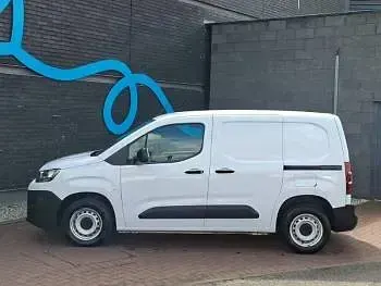 Used Citroën Berlingo 100 HP (73 kW) 2024 White MPV