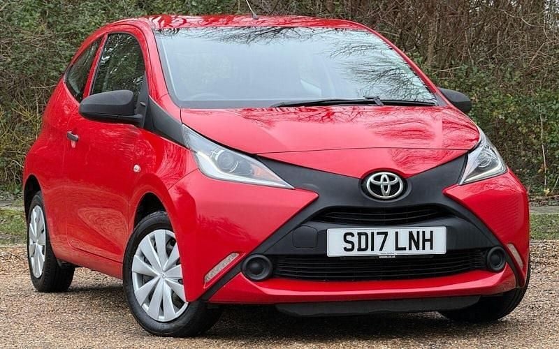 Red pop Used 2017 Toyota Aygo Hatchback | £5,560 (Good price) - Image 1/4