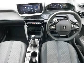 Used Peugeot 208 Allure 101 HP (74 kW) 2025 Yellow Hatchback