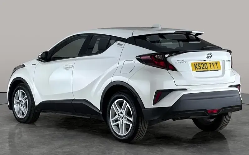 Used Toyota C-HR 122 HP (89 kW) 2020 White SUV