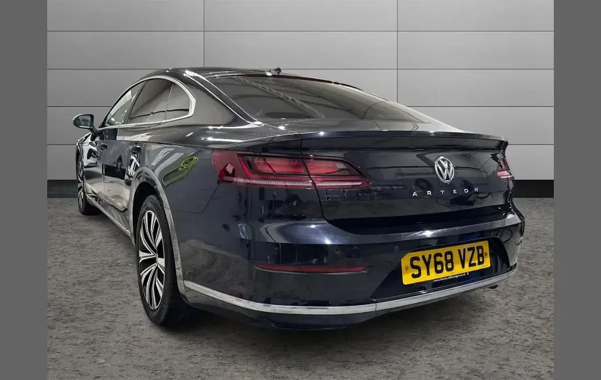 Used VW Arteon Elegance 150 HP (110 kW) 2018 Black Hatchback