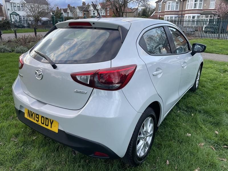 Usado Mazda 2 2019 Prateado Citadino