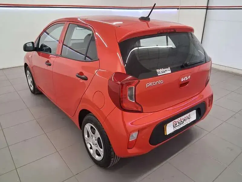 Used Kia Picanto 66 HP (48 kW) 2022 Red Hatchback