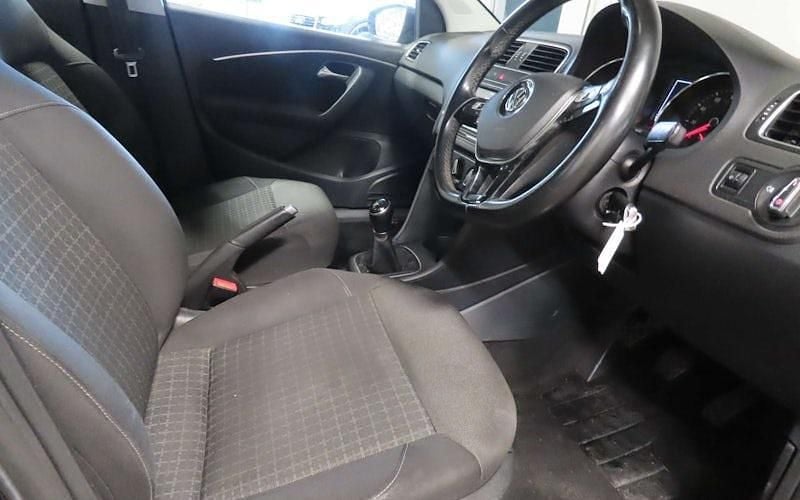 Used VW Polo SE 90 HP (66 kW) 2015 Black Hatchback