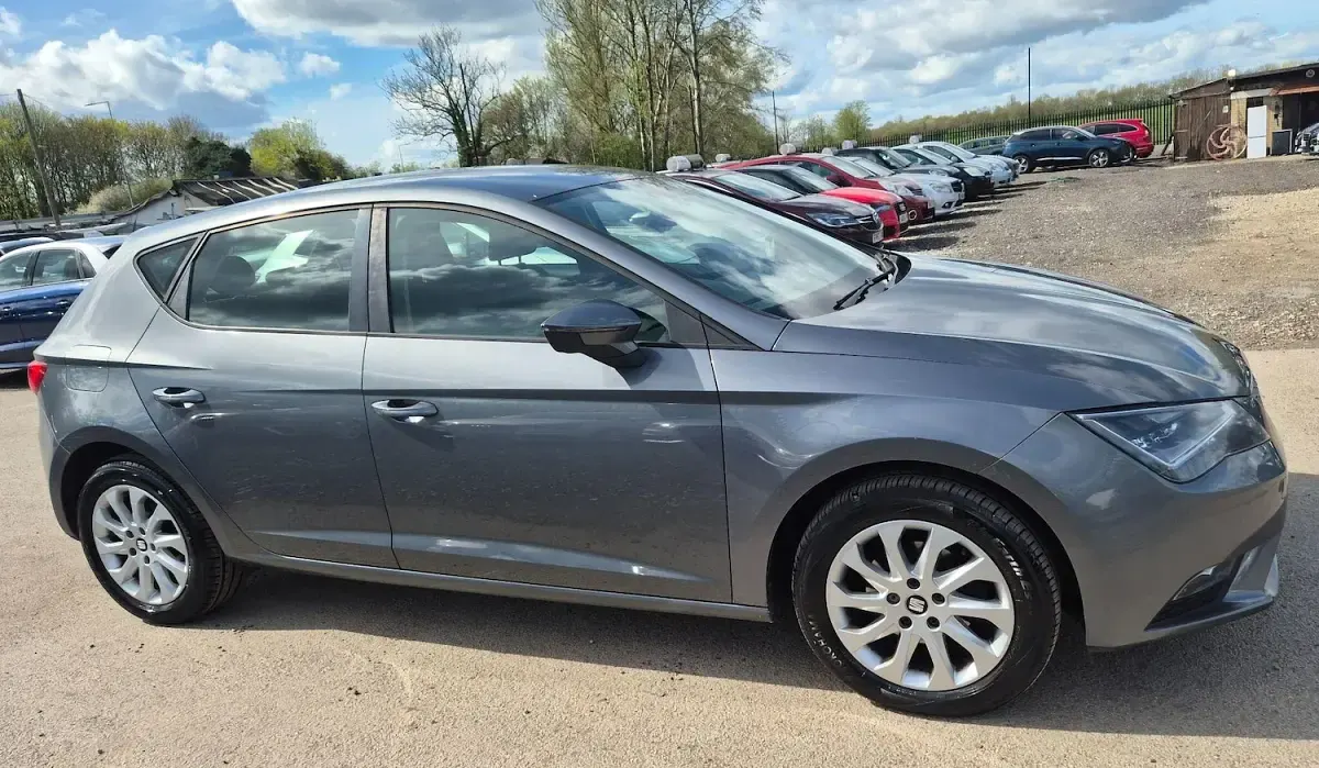 Used Seat Leon SE 105 HP (77 kW) 2014 Grey Hatchback