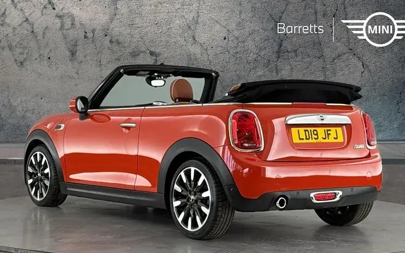 Używany Mini Cooper Cabriolet Exclusive 136 KM (100 kW) 2020 Kabriolet