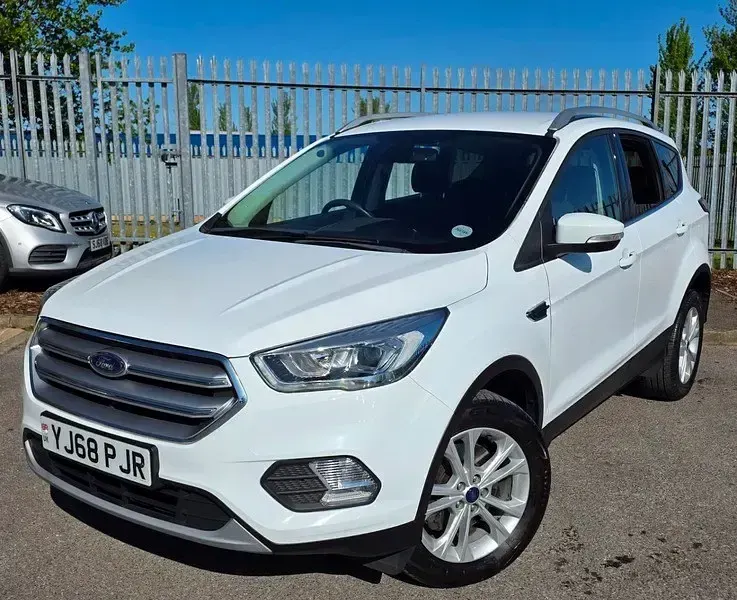 Begagnad Ford Kuga Titanium 150 HK (110 kW) 2019 Vit SUV