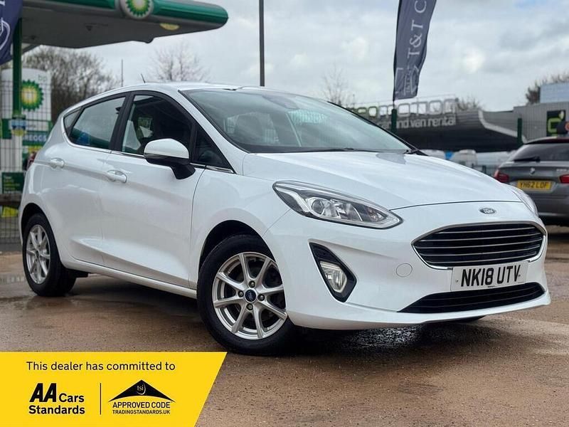 Used Ford Fiesta Zetec 85 HP (62 kW) 2018 White Hatchback