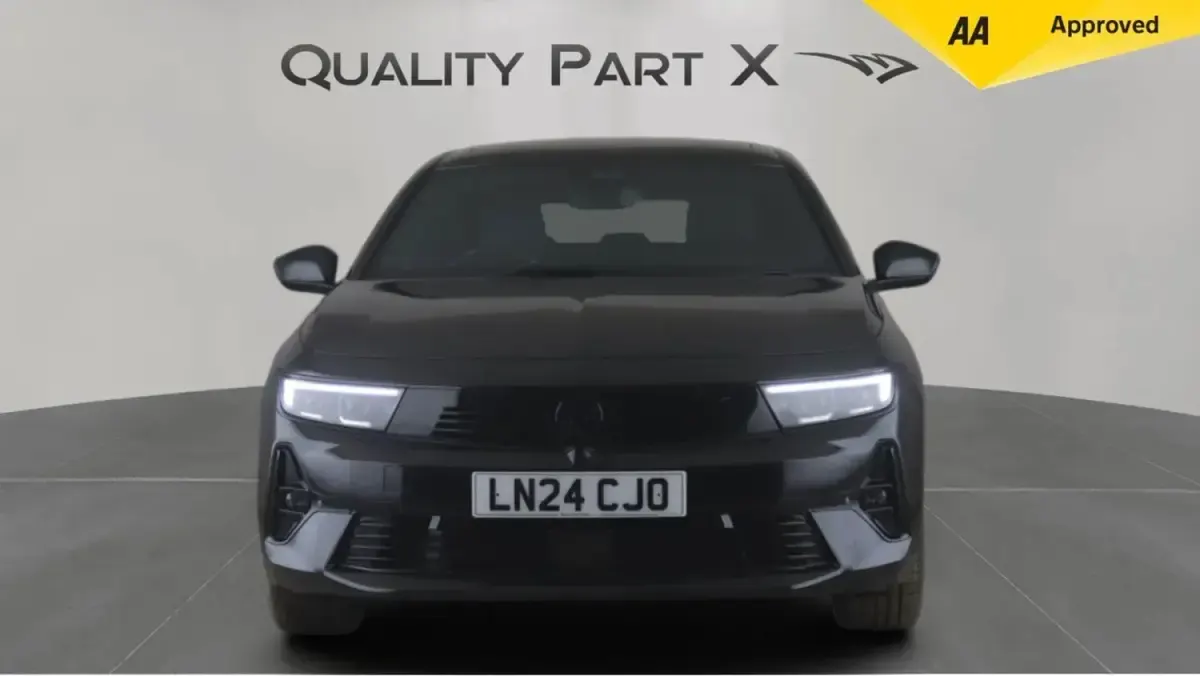 Second-hand Vauxhall Astra Ultimate 130 CP (95 kW) 2024 Negru Hatchback