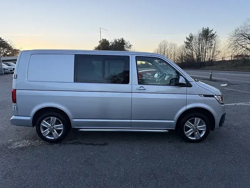 Usado VW Transporter Highline 2024 Prateado Van