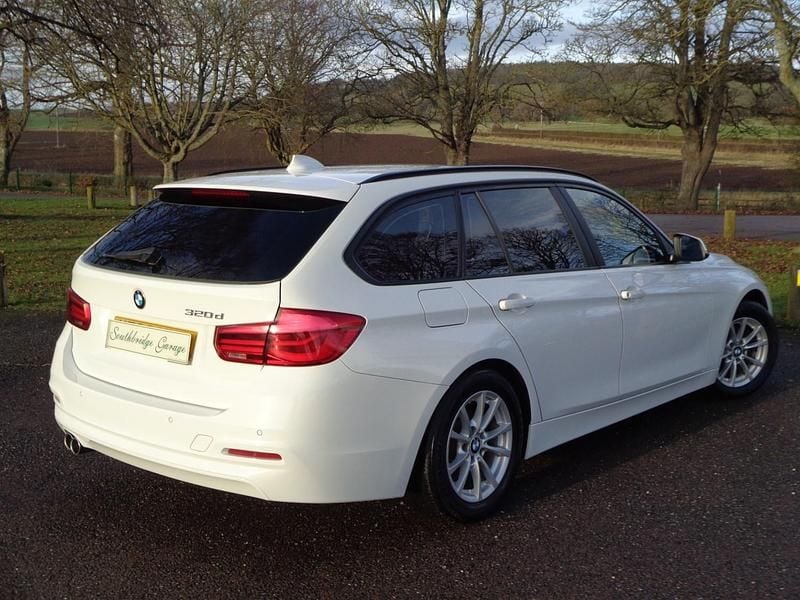 Used BMW 320 Efficient Dynamics 2016 Alpine white Estate