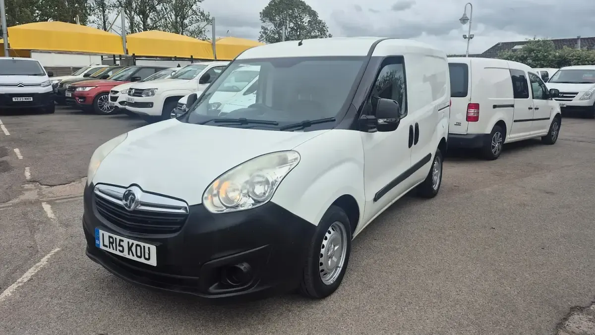 Used Vauxhall Combo 2015 White MPV