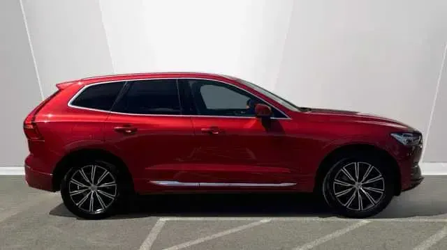 Used Volvo XC60 Inscription 250 HP (183 kW) 2021 Fusion red SUV