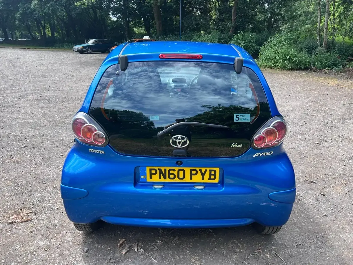 Used Toyota Aygo 68 HP (50 kW) 2010 Blue Hatchback