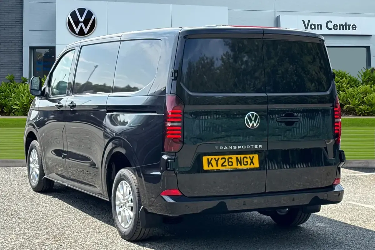 New VW T7 Pro 148 HP (108 kW) 2026 Black Van